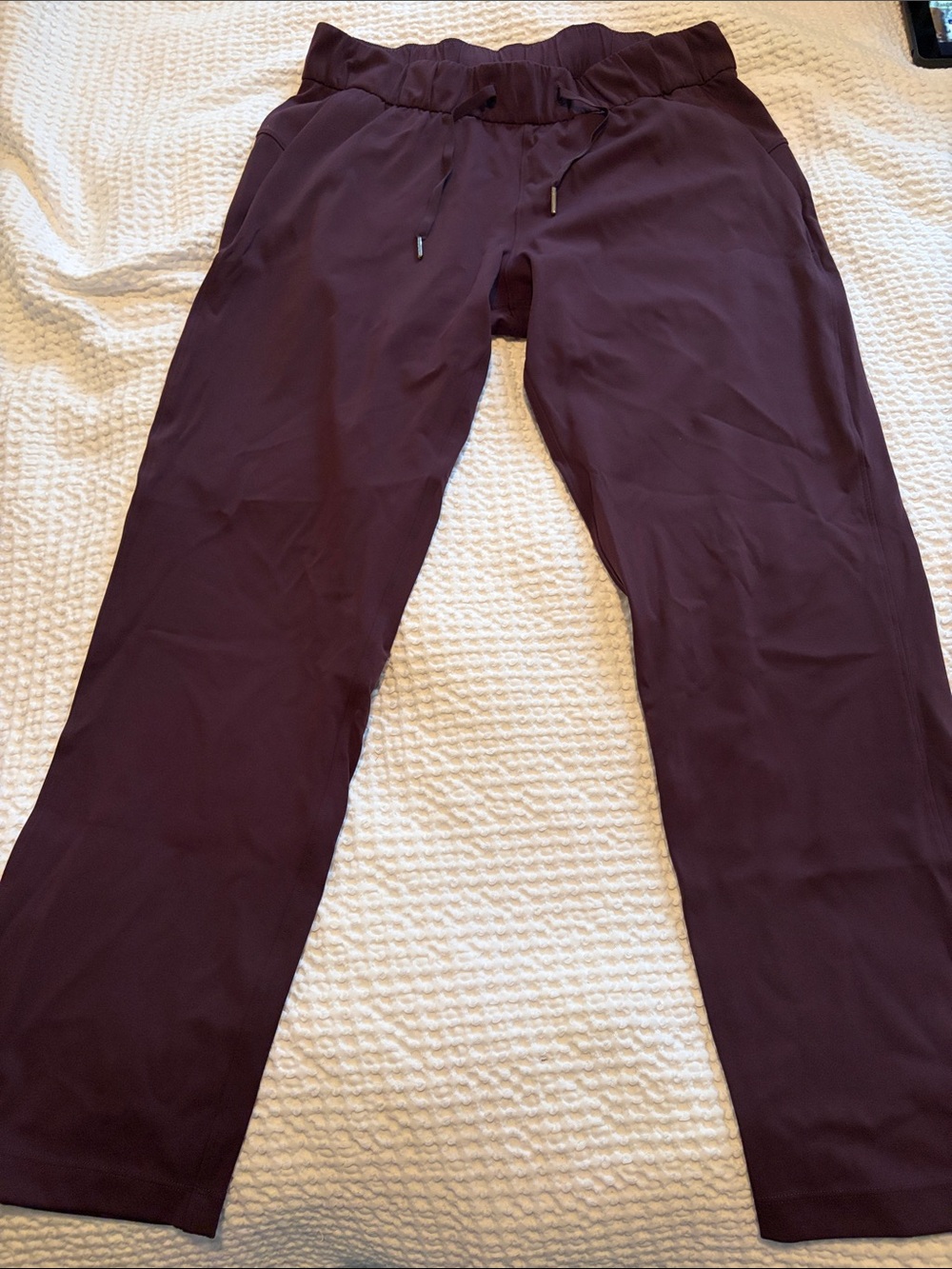 On The Fly. Lululemon Womens Pants. Deep Plum